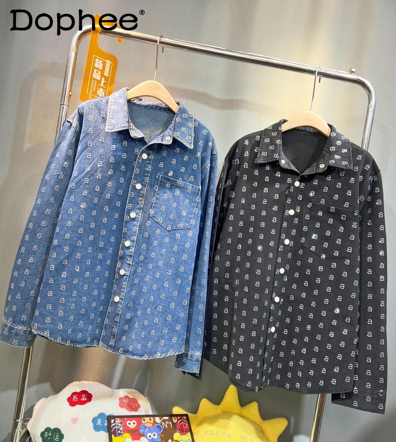 

Loose Mid-Length Shirt Lapel Single Breasted Letter Hot Drilling Coat Female 2024 Spring New Retro Rhinestone Denim Shirt Women