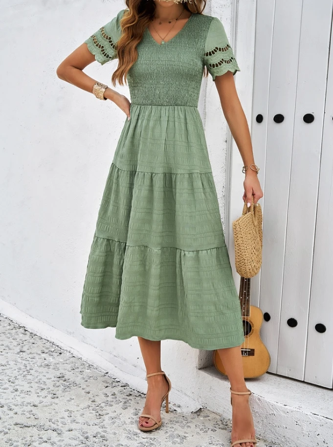 Temperament Solid Color Hollow Short Sleeved V-Neck Pleated Waist Slimming Fashionable Casual Commuting New Women's Dress