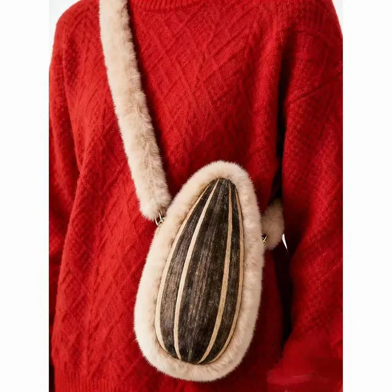 

Women's Fashionable Plush Tote Bag High-end Creative Sunflower Seed Design Fox Fur Shoulder Crossbody Bag Commuter Bag