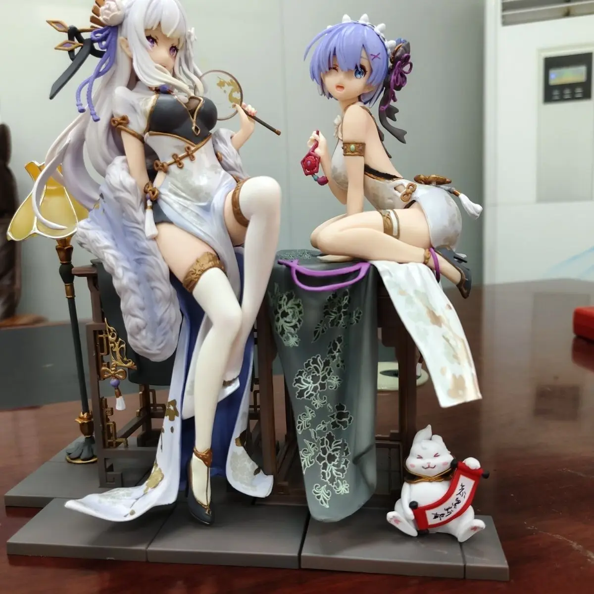 

Re:life In A Different World From Zero Rem Emilia Chinoiserie Clothing Figure Model Collection Desktop Decoration Ornament Gifts