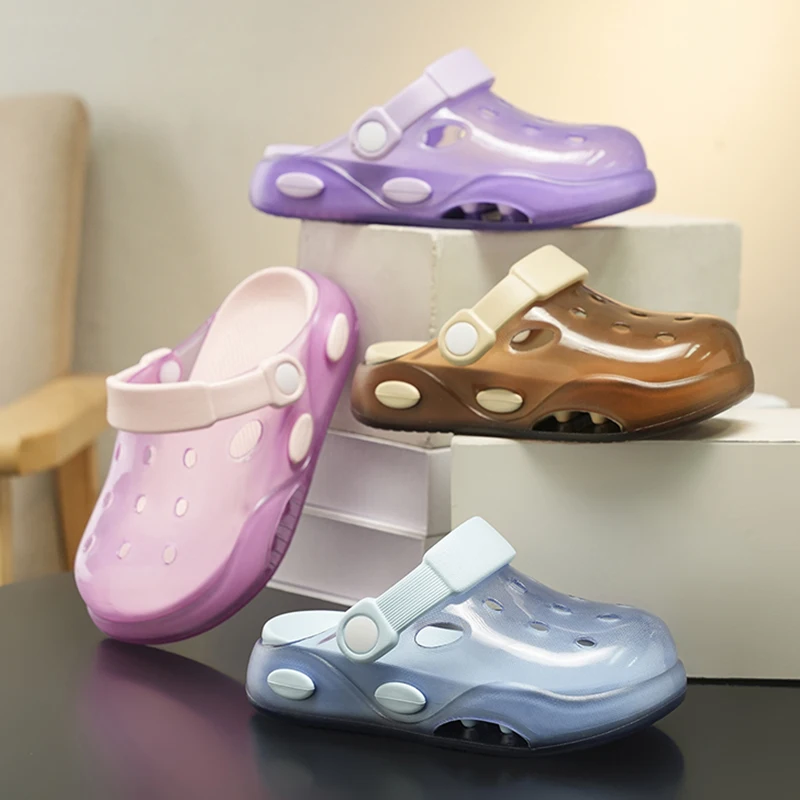 A pair of children's slip-on shoes with anti-slip and wear-resistant soles and a comfortable and breathable upperYC-A098-8