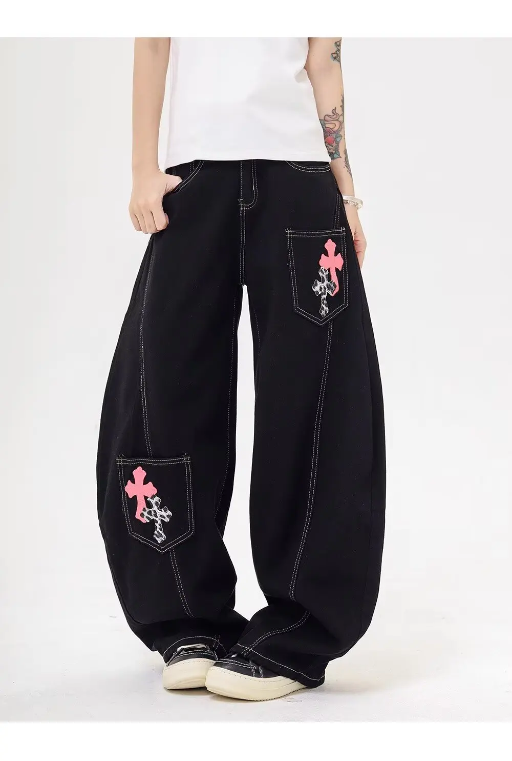 جينز ديني أسود منحني على الطراز الأمريكي مع طباعة متقاطعة متعددة الاستخدامات لكل من الرجال والنساء سروال Y2K فضفاض مناسب #1