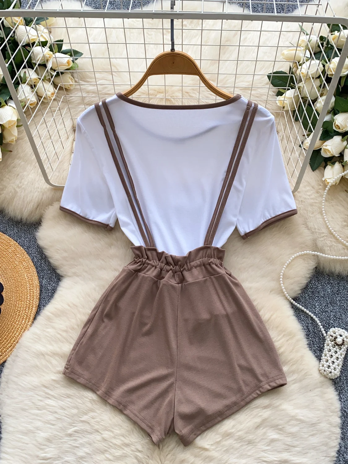 Sweet And Spicy Girl Summer Outfit Simple Color Blo round Ne ort Sve T-irt Top Waist Cinched Strap Wide Leg Jumpsu...