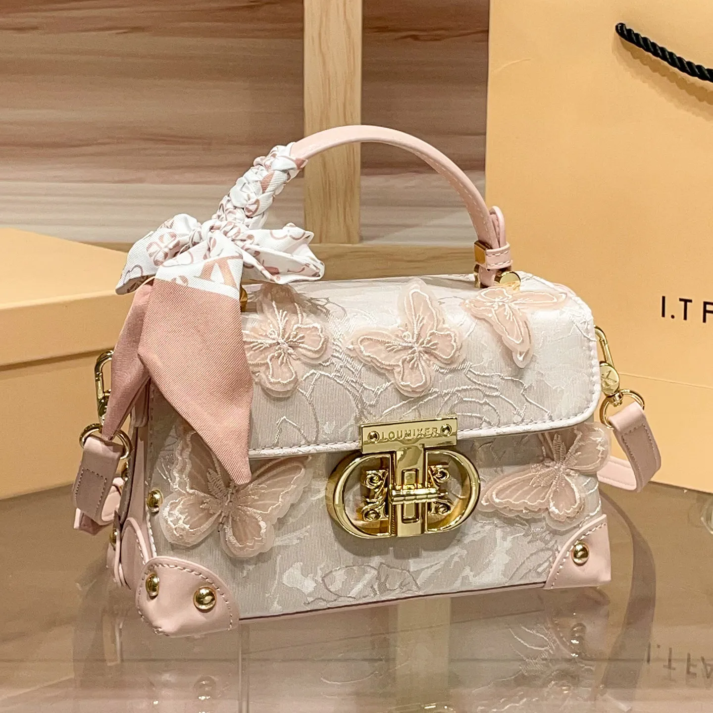 Luxury and Fashion Handheld Box Bag with Beautiful Butterfly Lace and High Quality Metal 2026 Women's Newly Trendy Crossbody Bag