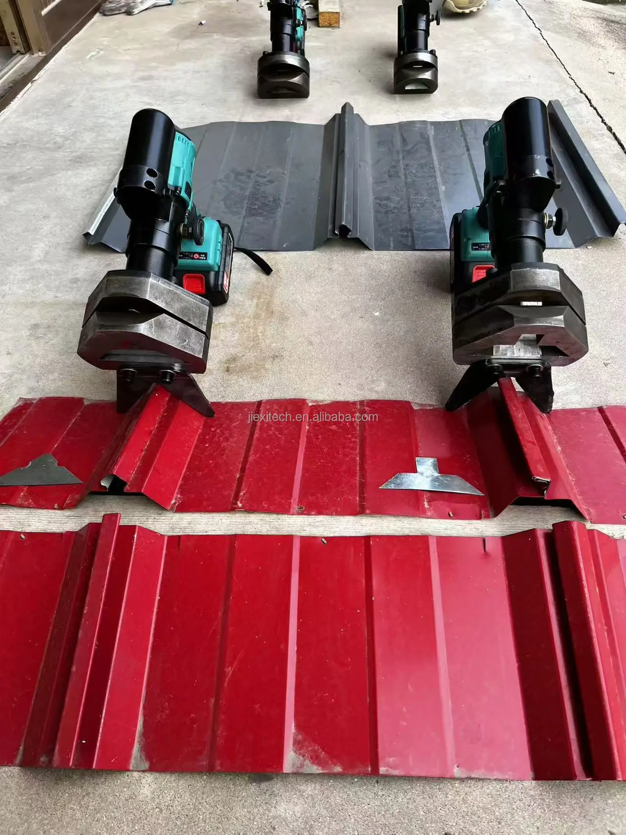 Industrial-Grade Electric Roof CutterPortable Cordless 18-20V Standing Seam Cutting Machine Roofing Panel Demolition Retrofit