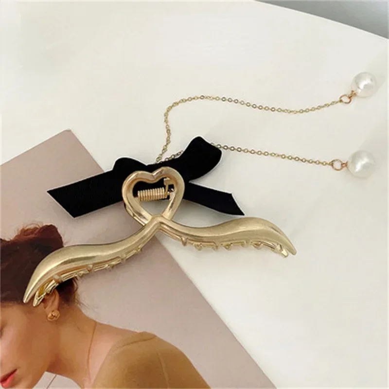 Temperament Hollow Diamond Pearl Bow Hair Clip for Women Elegant Jewelry Butterfly Hair Accessories for Girls Birthday Gifts