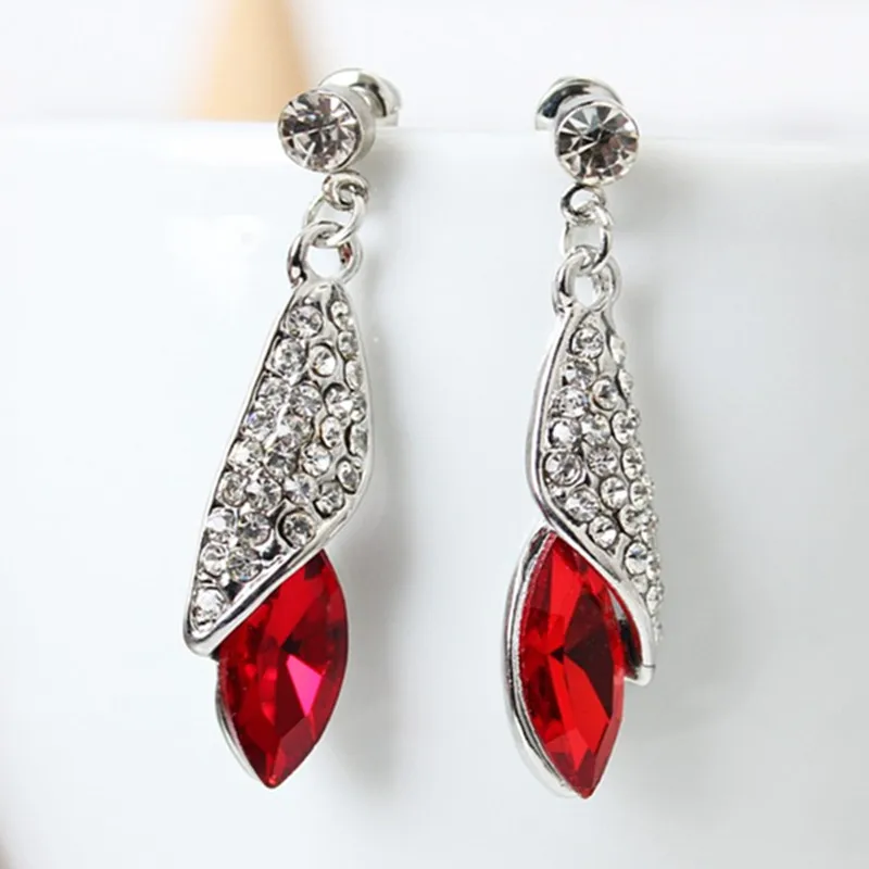 New Fashion Crystal Earrings Elegant Droplets Stud Earrings Desert Light Water Drops Rhinestones Long Statement Earrings Jewelry