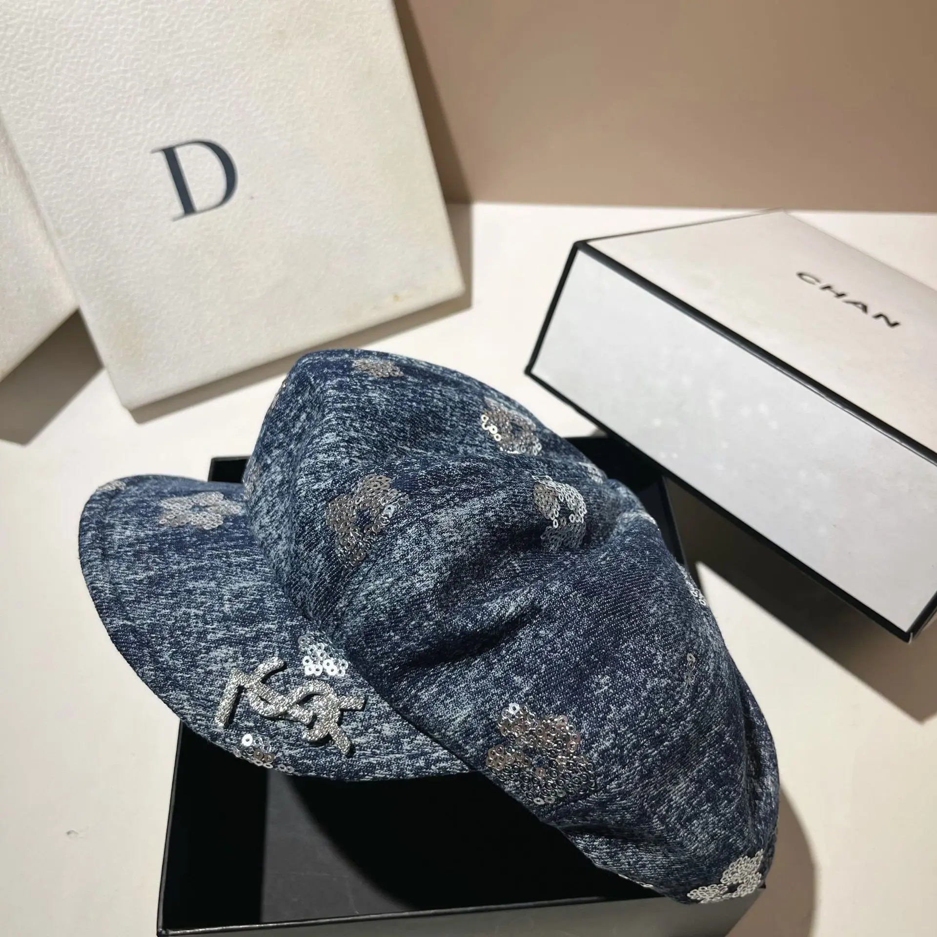 

Корейская джинсовая кепка со стразами — восьмиугольная шляпа Cloud-Like с эластичной посадкой, модный головной убор унисекс для женщин