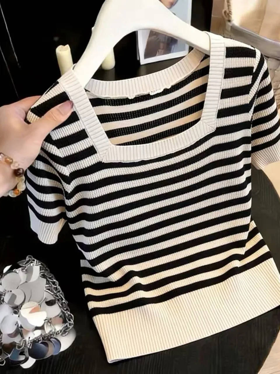 

Summer Thin Short Sleeve T-Shirt Women's Commuter Style Striped Square Collar Design Unique Top Breathable Korean Loose Fit