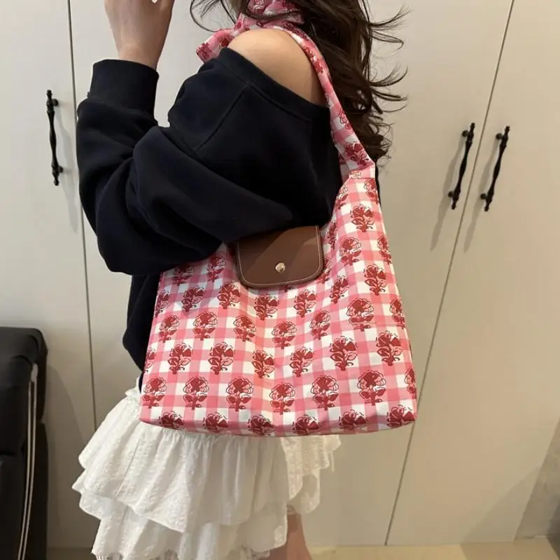 Geblümte Gingham-Canvas-Tragetasche mit Schleifengriff, Leder-Druckknopfverschluss, Große Kapazität für den täglichen Arbeitsweg, Einkäufe und Reisen – Detail 6