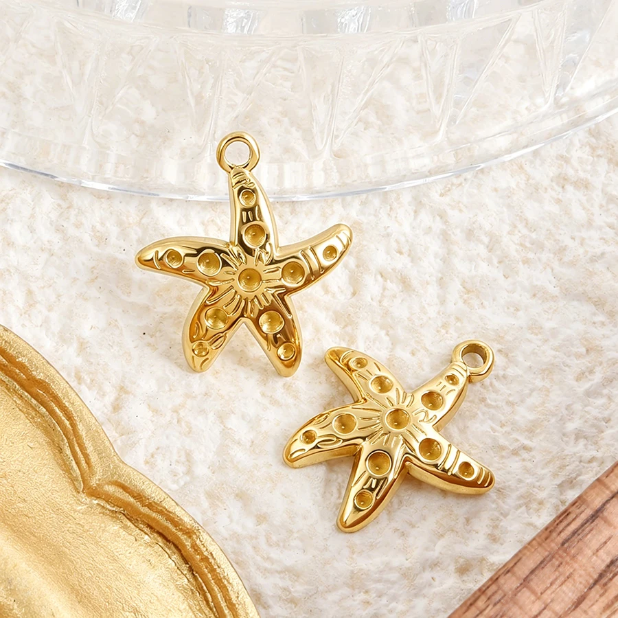 5 Stück goldfarbene Anhänger mit Strass-Cabochons in Herz-, Stern-, Augen- und Blumenform aus Edelstahl für die Schmuckherstellung. – Detail 3