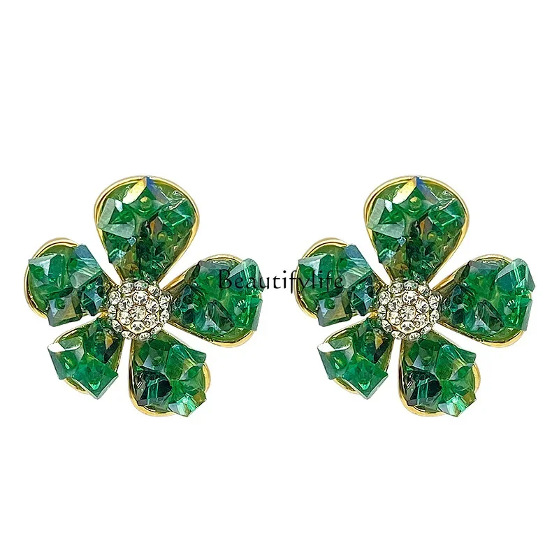 

Small fresh green gradual change flower earrings crystal petal stud earrings temperament advanced sense