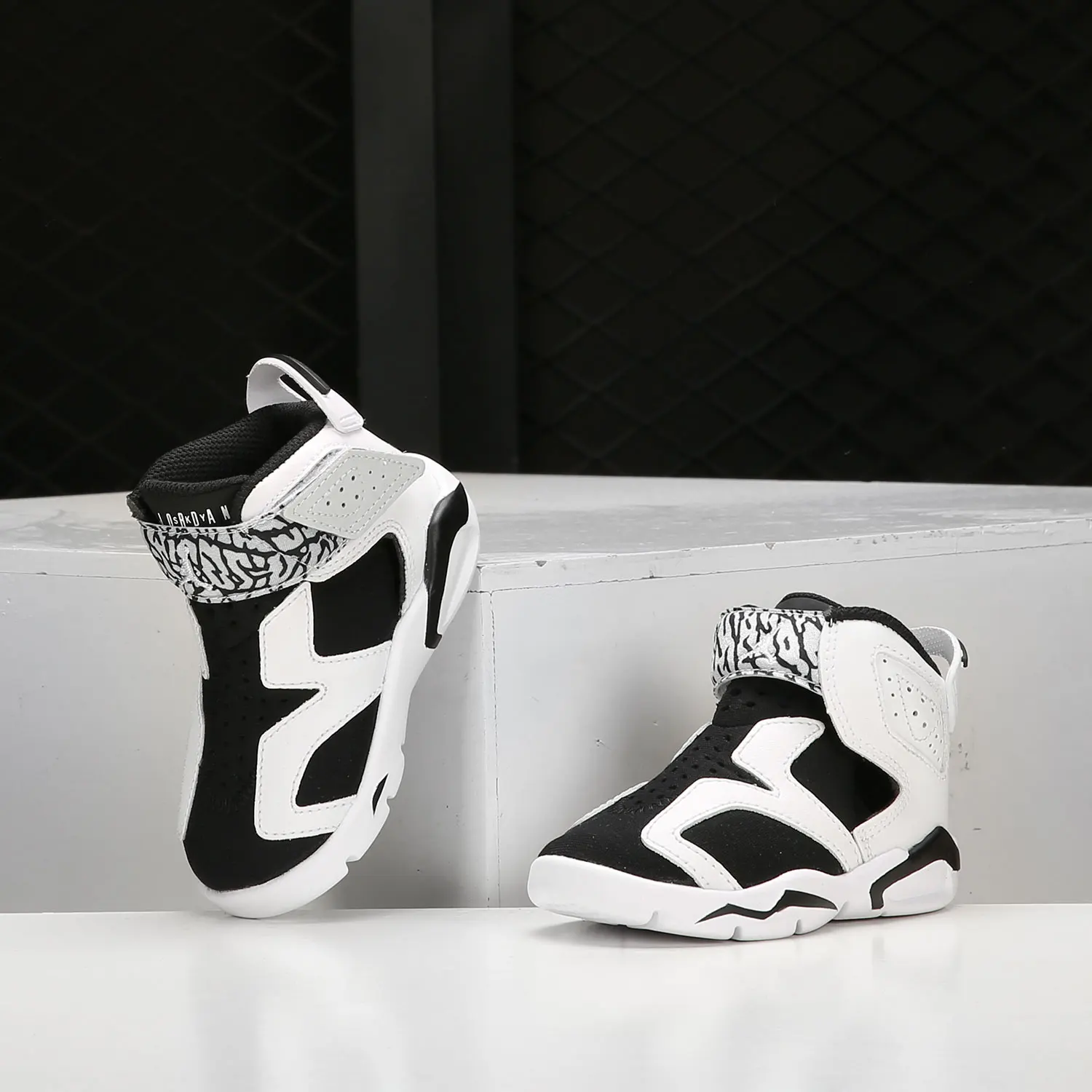 حذاء كرة السلة Nike الأصلي AIR JORDAN 6 للأطفال الصغار طبق الأصل من الفيلكرو CT4417-100 #2