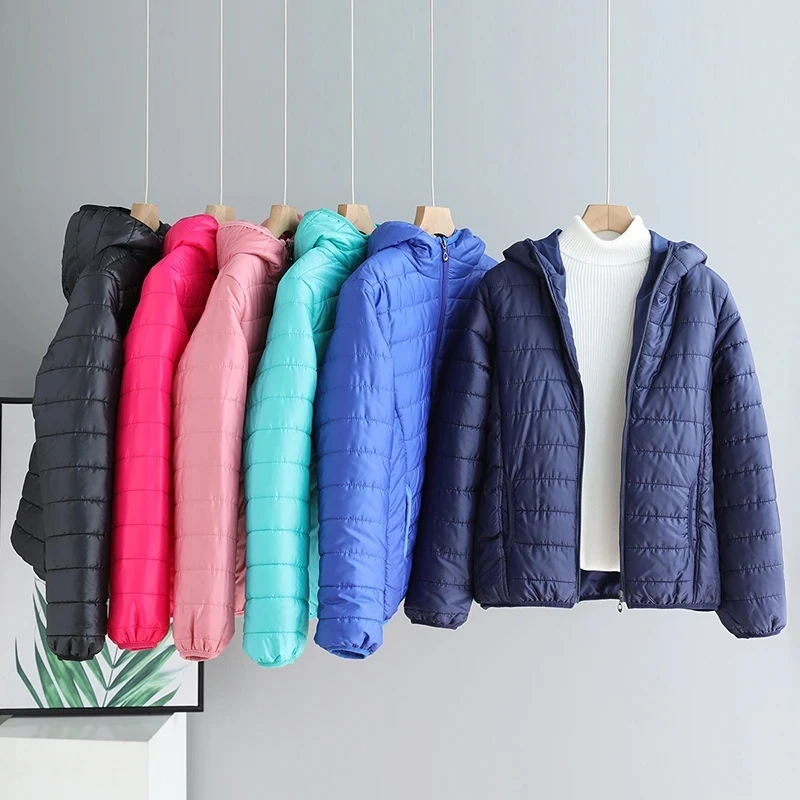 

Новинка 2025 года, зимнее хлопковое пальто, легкая куртка на хлопковой подкладке для женщин, тонкие свободные короткие женские парки с капюшоном, пальто, женская верхняя одежда