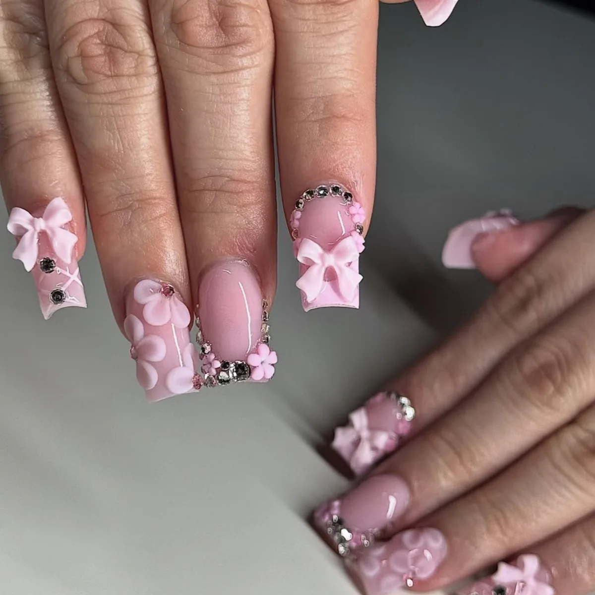 24Pcs Yellow Polka Dot French Press on Nails Short Wearable Square Head Fingernails 3D Flower Gilded Design Full Cover Fake Nail 5