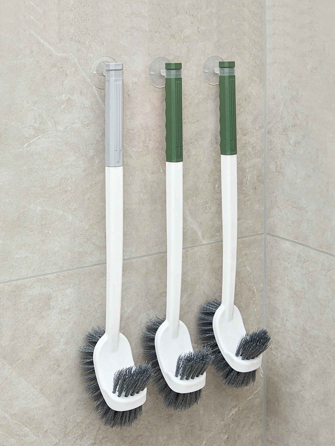 Saugnapf-Toiletten bürste, langer Griff, weiches Fell, Reinigung des Haushalts bades, Hock grube, keine toten Ecken, mehrfarbig