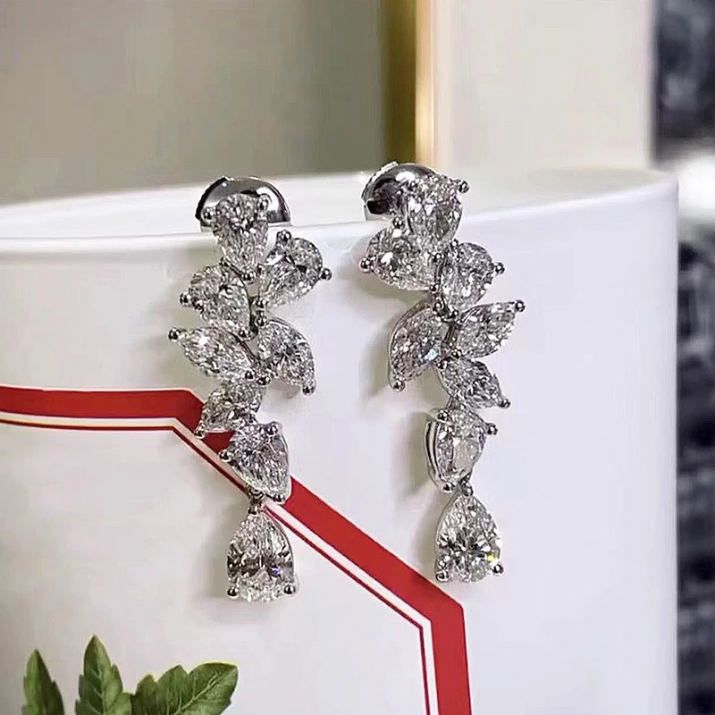 Huitan funkelnde cz baumeln Ohrringe für Frauen schicke Ohr hängen Accessoires Party Silber Farbe Temperament elegante Dame Schmuck