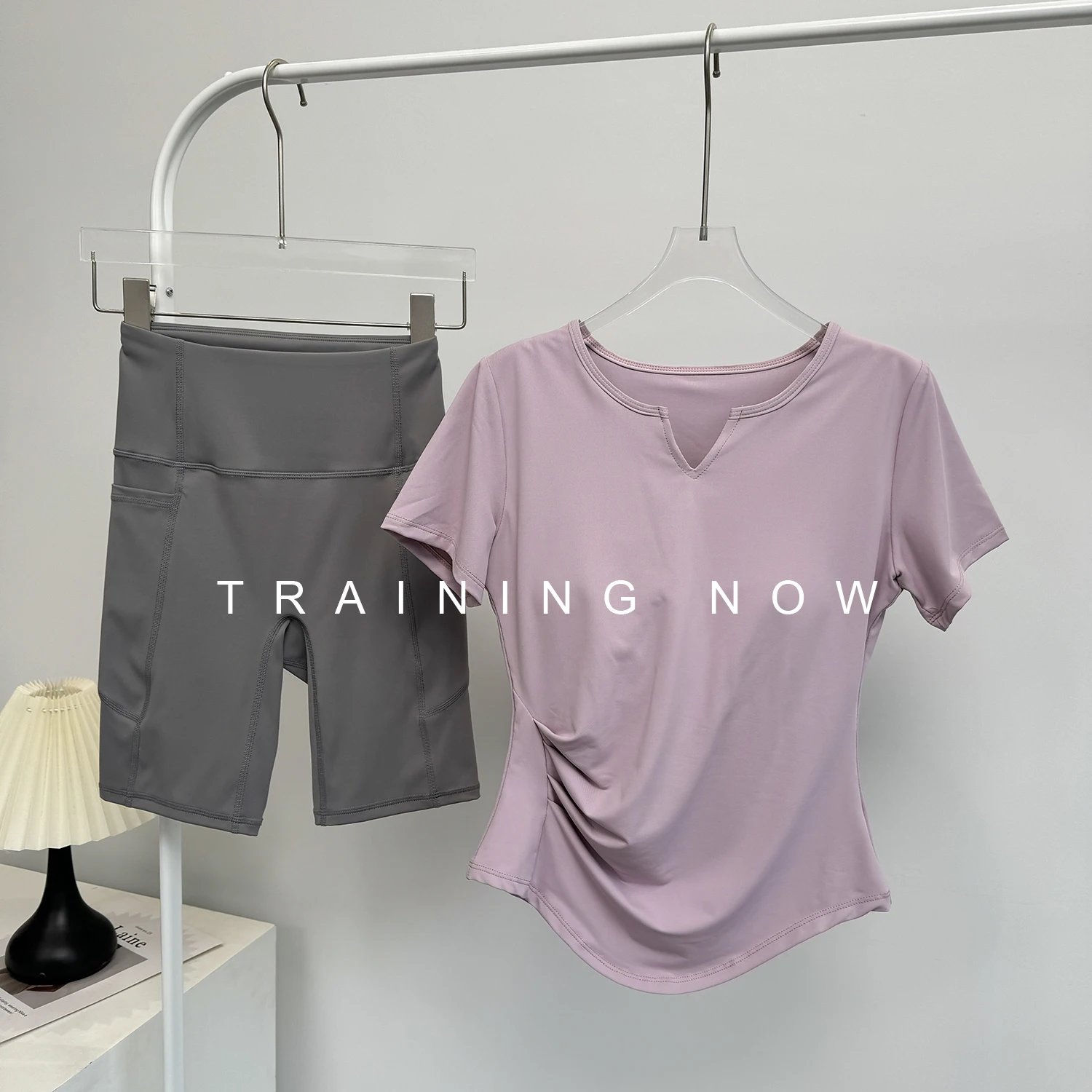 

Sports suit for women in summer with chest pad Pilates yoga short sleeves high-value fitness training morning running speed dry