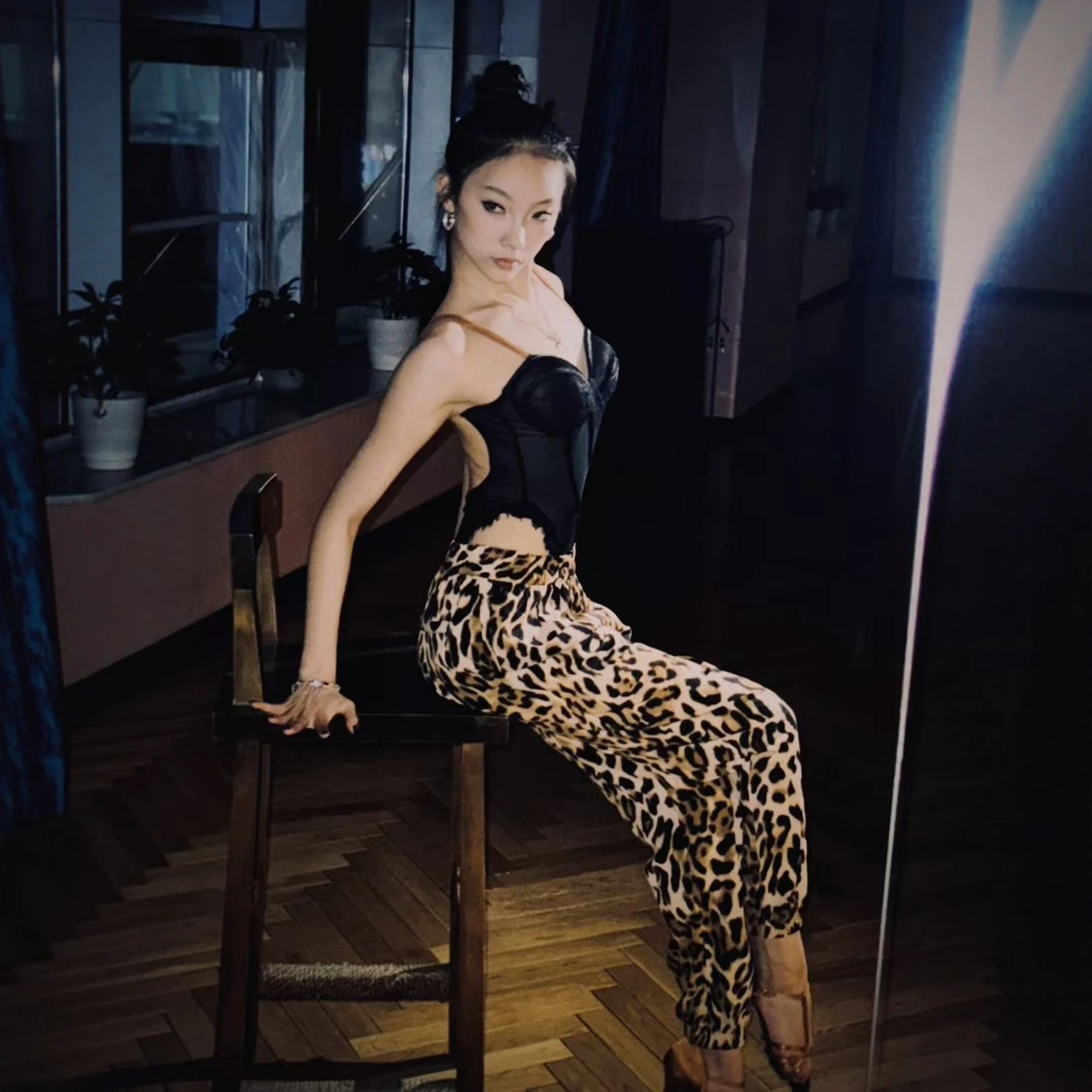 

Женская одежда для латинских танцев, сексуальный черный боди с вырезами, леопардовые брюки, одежда для занятий танцами ча-ча, румба, самба, для взрослых SS1304