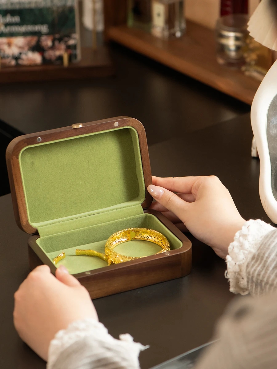 

High End Wooden Bracelet Storage Box Large Capacity Wooden Watch Box Vintage Style Jewelry Case for Gold Bracelets And Chokers