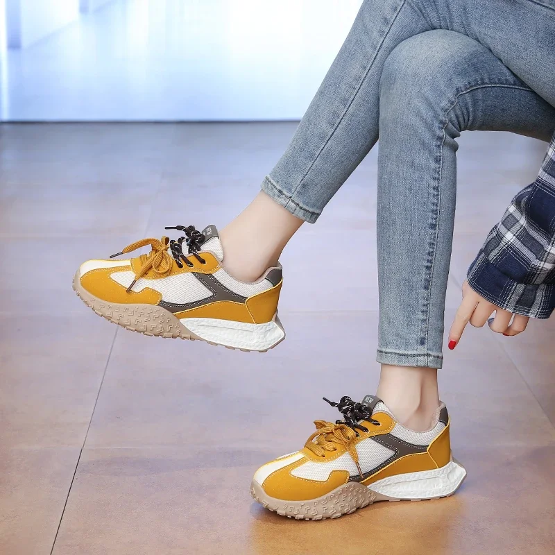 أحذية رياضية كاجوال جديدة للربيع والخريف خفيفة الوزن قابلة للتنفس ومثيرة وبسيطة ومتعددة الاستخدامات ومريحة للنساء