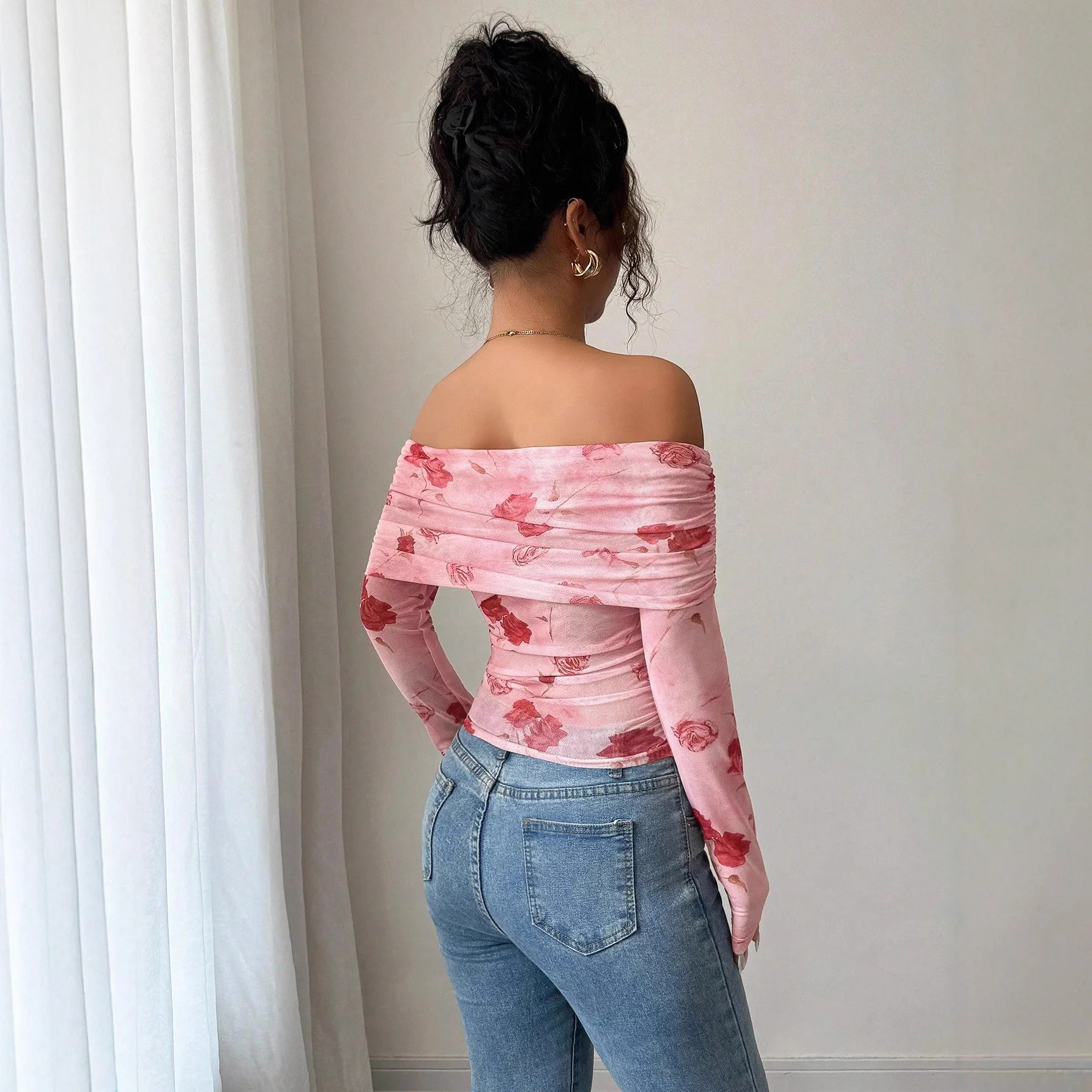 2025 Autumn Winter New Style of European American 2025 Slim Neck Slim Fit and Slim Pleated Edges Irregular Versatile Printed Top