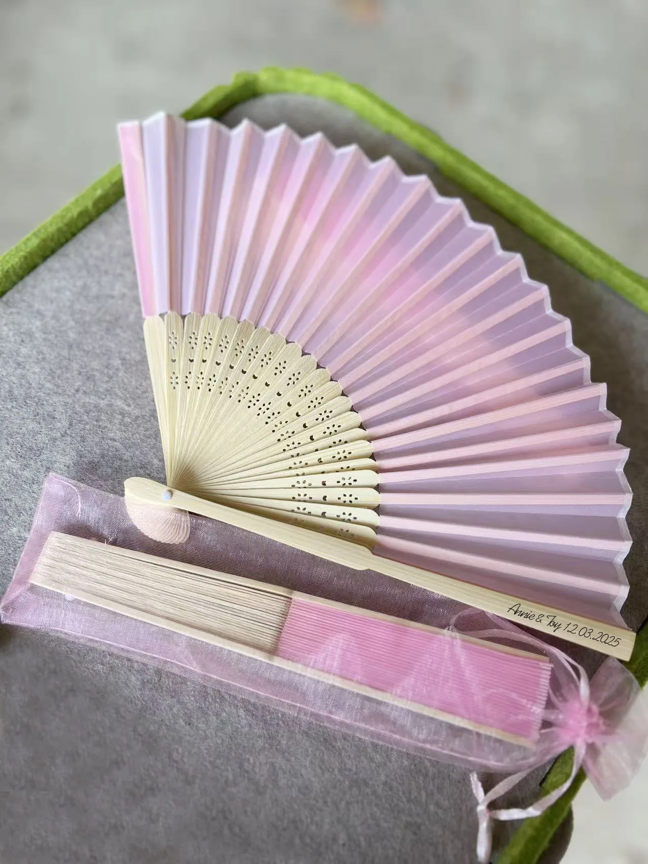 Silk Bamboo Hand Fans Bulk Pack 30/100 Pcs Traditional Asian Fans for Decorations Performances Wedding Supplies