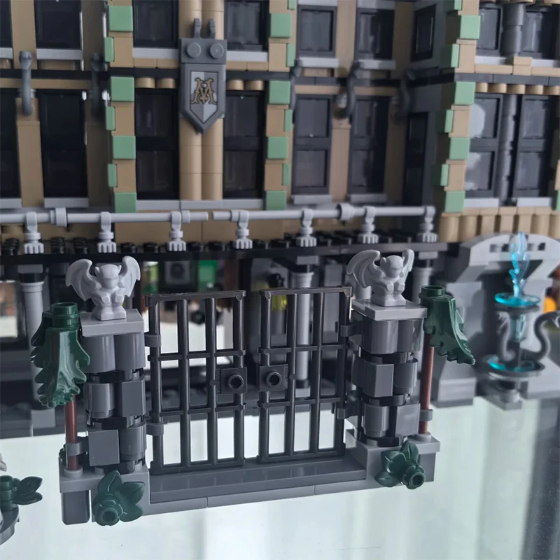 クリエイティブ 1610ピース 映画の有名なシーン マルフォイ邸 組み立てブロック 映画建築模型 組み立てレンガ おもちゃ 子供 大人向けギフト