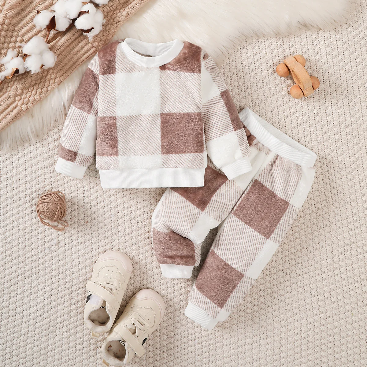 Plüschanzug für Babys, grau und weiß, kariertes Oberteil + Hose, 2 Stück/Set, geeignet für 0–24 Monate alte Babys, warmer Winteranzug, Babykleidung