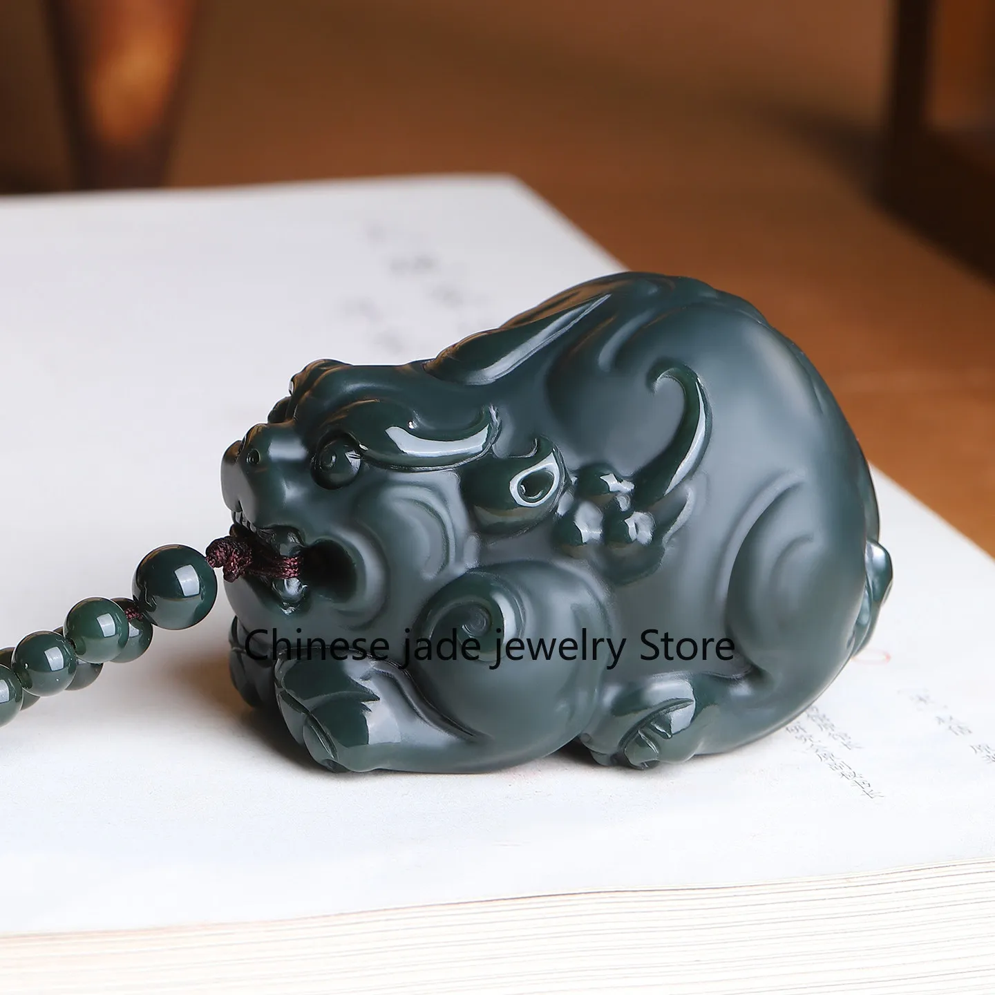 Natural Xinjiang Hetian jade Pixiu hand handle genuine fine material sapphire Pixiu jade to play with men's and women's jade