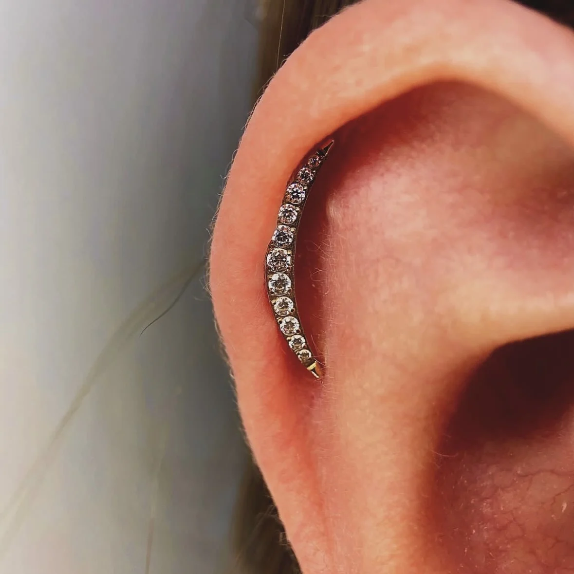 ASTM F136 Titanium Labret Helix Piercing 16/18G Internal Thread Curved Lugs Flat Tragus Conch Piercing G23 Titanium Body Jewelry