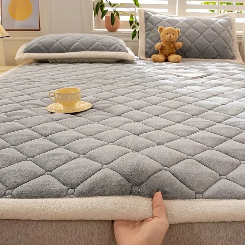 Winter Thickened Plush Warm Mattress Topper Luxury Anti-static Bed Sheet Bed Cover Fold Thin Tatami Mat Mattress Protector Cover