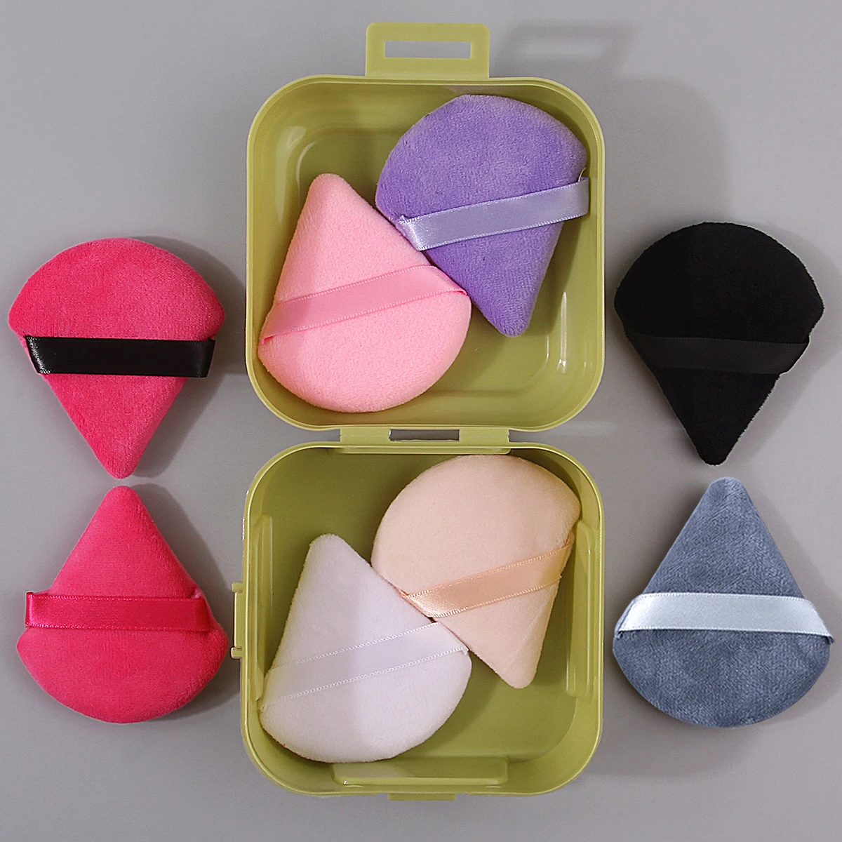 8 STKS multi-color super zachte massaal driehoekige poederdons set make-up tools komen met een 1 STKS grote capaciteit opbergdoos