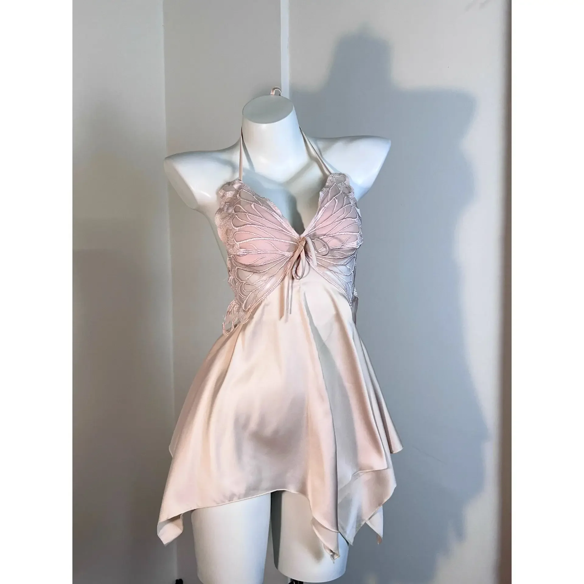 ملابس نوم نسائية مثيرة من Pure Love بحزام من الحرير الجليدي على شكل فراشة مع وسادة صدر وخصر صغير ملابس منزلية أنيقة