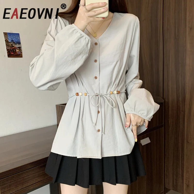 

EAEOVNI однотонная женская рубашка с v-образным вырезом, повседневная рубашка с рукавами-фонариками и пуговицами, дизайнерская винтажная блузка на шнуровке, модная новинка 2023 года