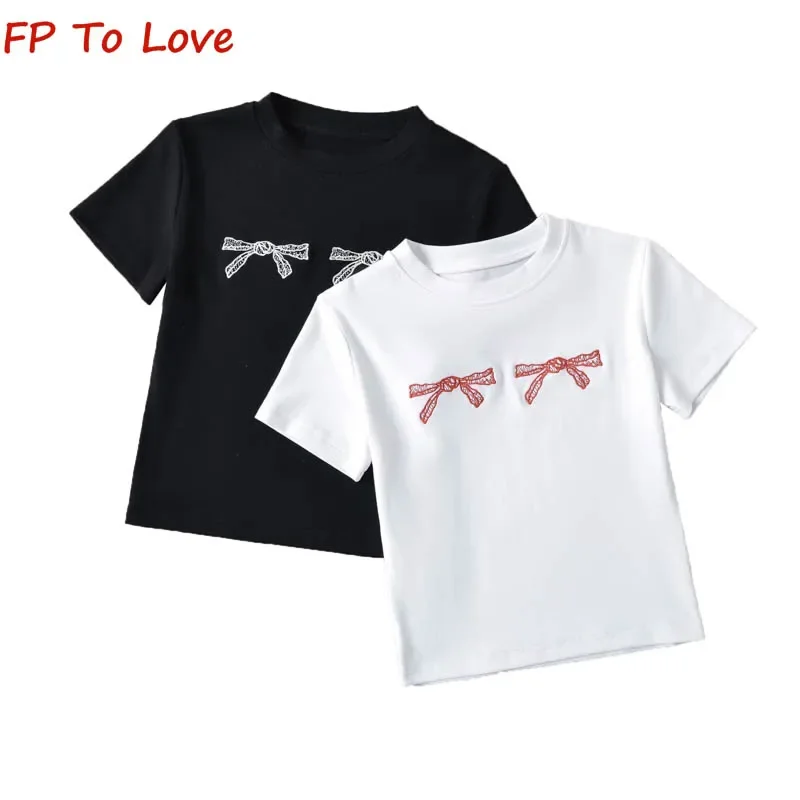 

Футболка женская с коротким рукавом, круглым вырезом и вышивкой