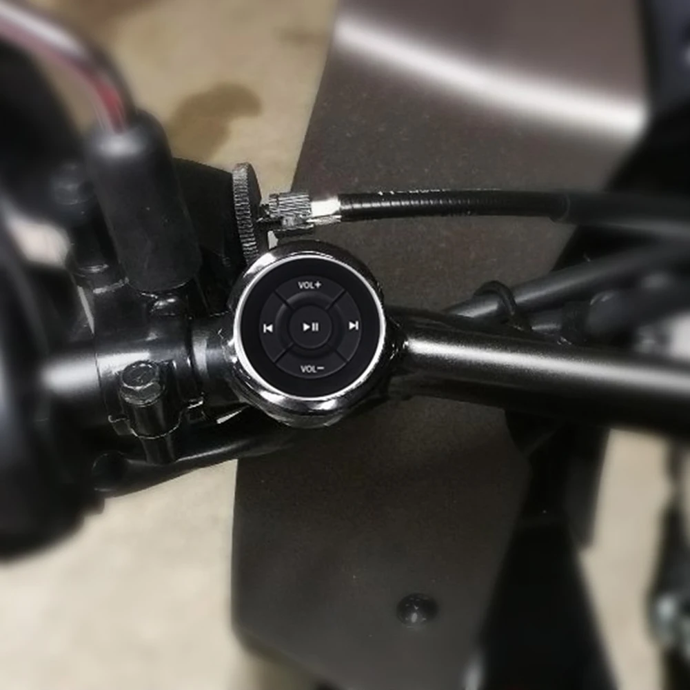 Bluetooth-compatible Car Media Remote Control Lightness and Portability No Space Occupy Steering Wheel Bike Handlebar for iOS
