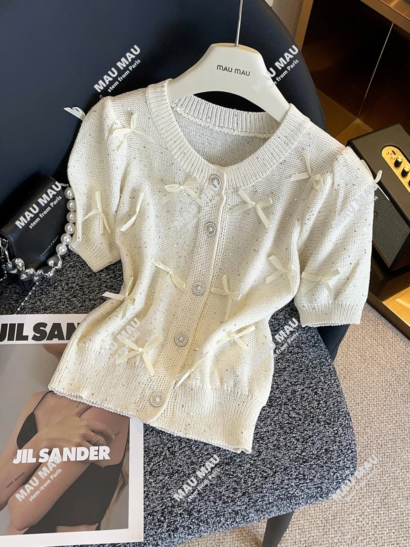 

Sweet Knot iny Knitted Top Women's Premium Faion Autumn 2025 South Oil Glittering 3D Embellied Regular Fit Pu...