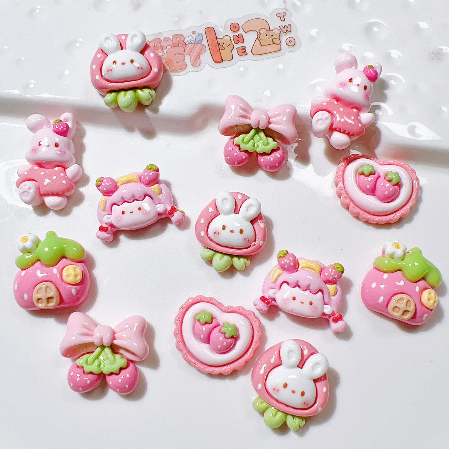 DW54 10PCS Cartoon Strawberry Rabbit Pink Resin Flatback Exquisite Hairpin Scrapbooking DIY Charm Decoration Accessorie Material