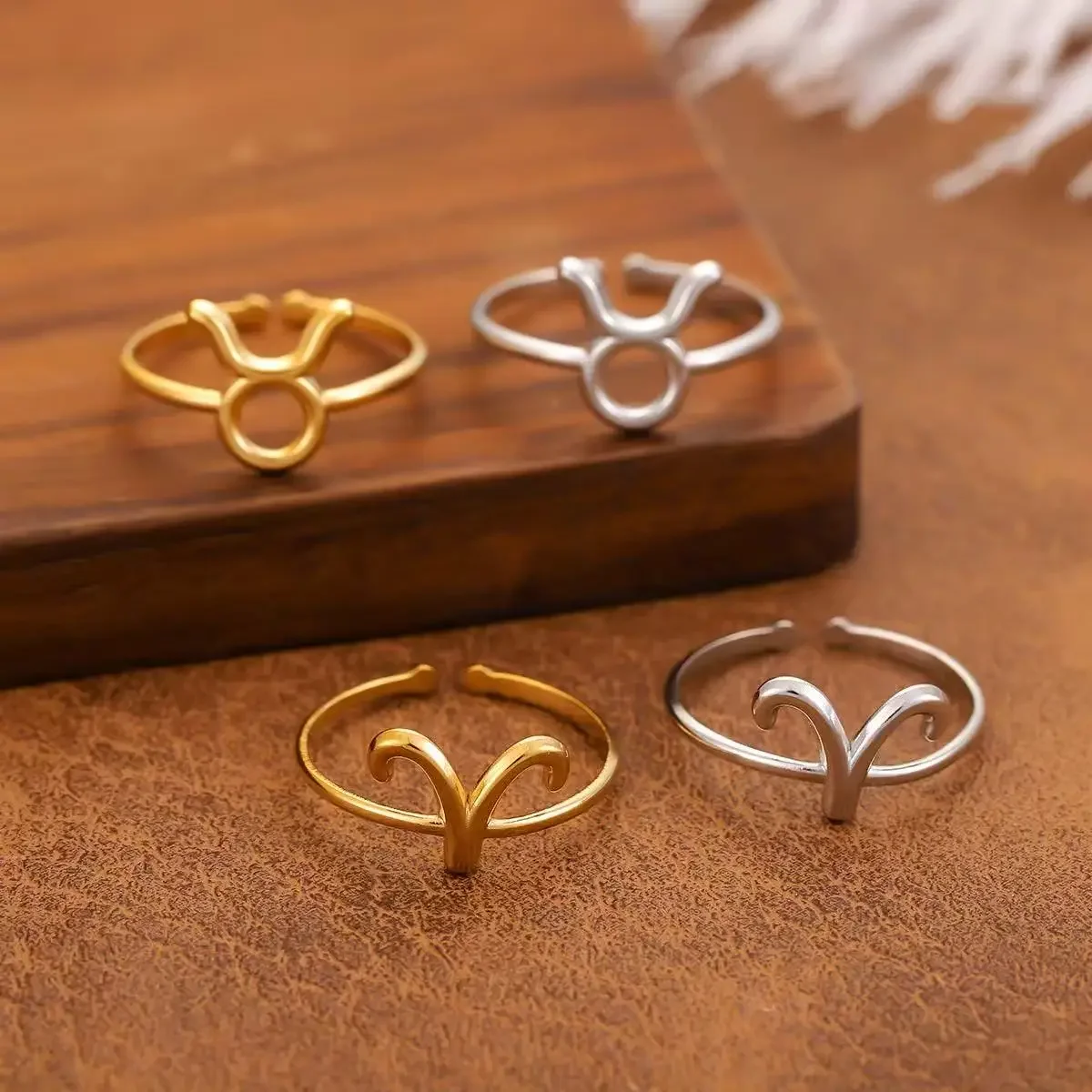 

2026Женское кольцо из нержавеющей стали с вакуумным покрытием в стиле ретро, двенадцать символов зодиака, высококачественное открытое кольцо с хвостом, ювелирные изделия для пар