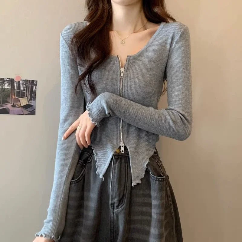 سترة نسائية قصيرة محبوكة بأكمام طويلة للخريف والشتاء بتصميم متخصص غير منتظم وآذان سوداء رفيعة