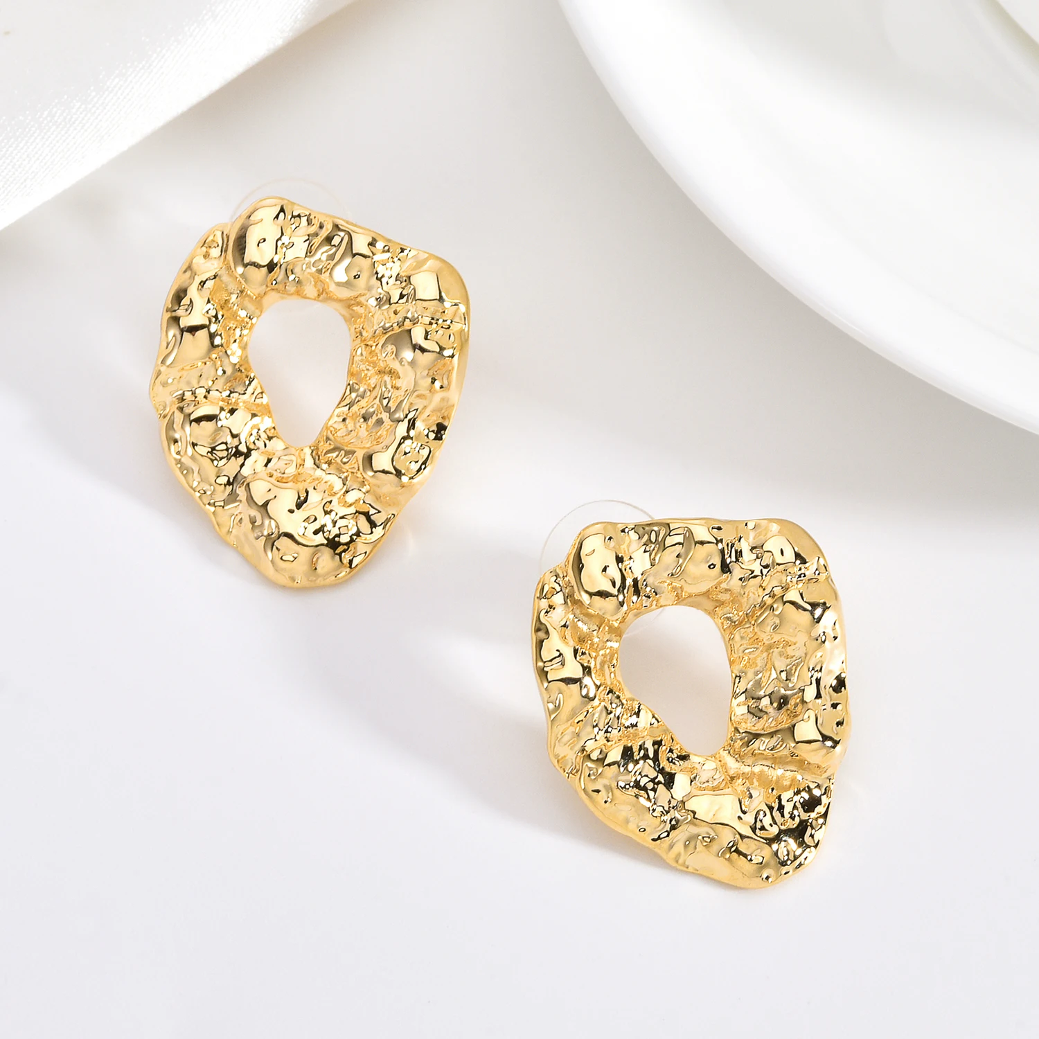 Kanberich 2024 Latest 18K Gold Plated Brass Circle Block Women Earrings Metal Wind Earrings Wholesale