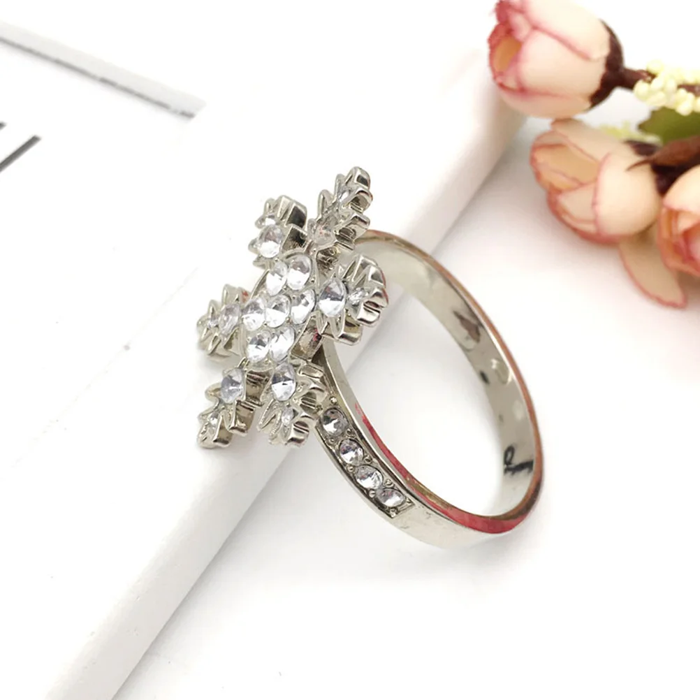 

6Pcs Napkin Rings Winter Snowflake Style Glittering Finish Formal Or Casual Table Decor for Party Banquet Celebration Setup