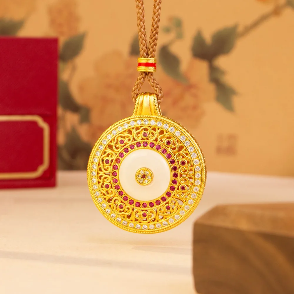 Hollow-out point drill and tranquility tranquility gold inset jade pendant ancient French style collarbone chain 9999gold