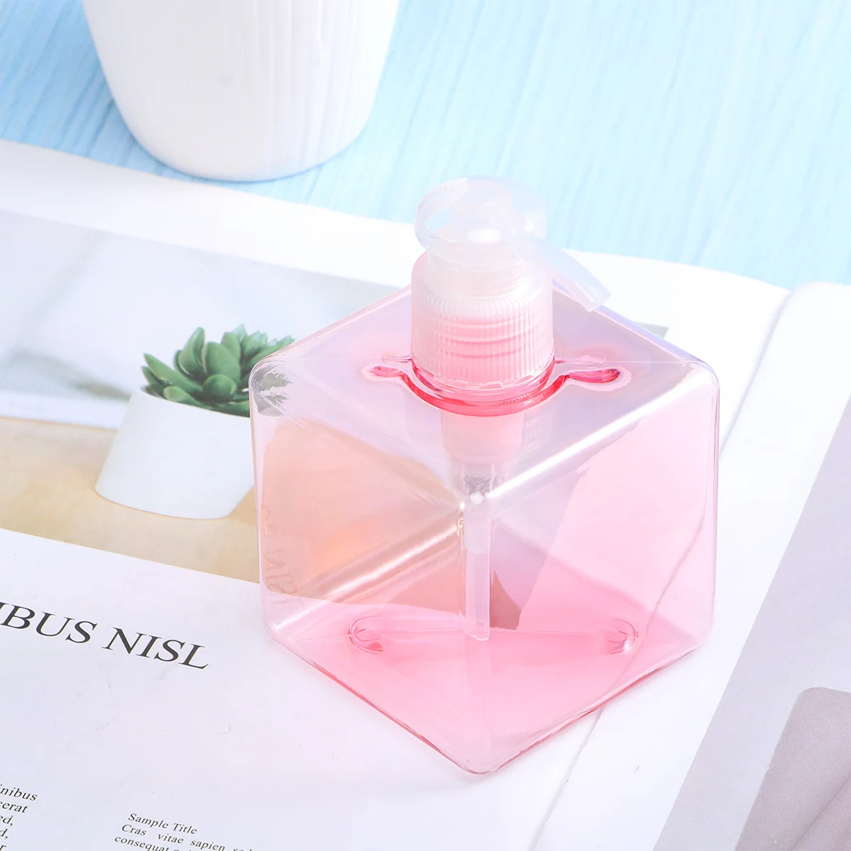 

250Ml 8.4Oz Empty Refillable Square Pump Bottle For Shampoo Lotion Soap Liquid Container Transparent Pink Refill Bottle
