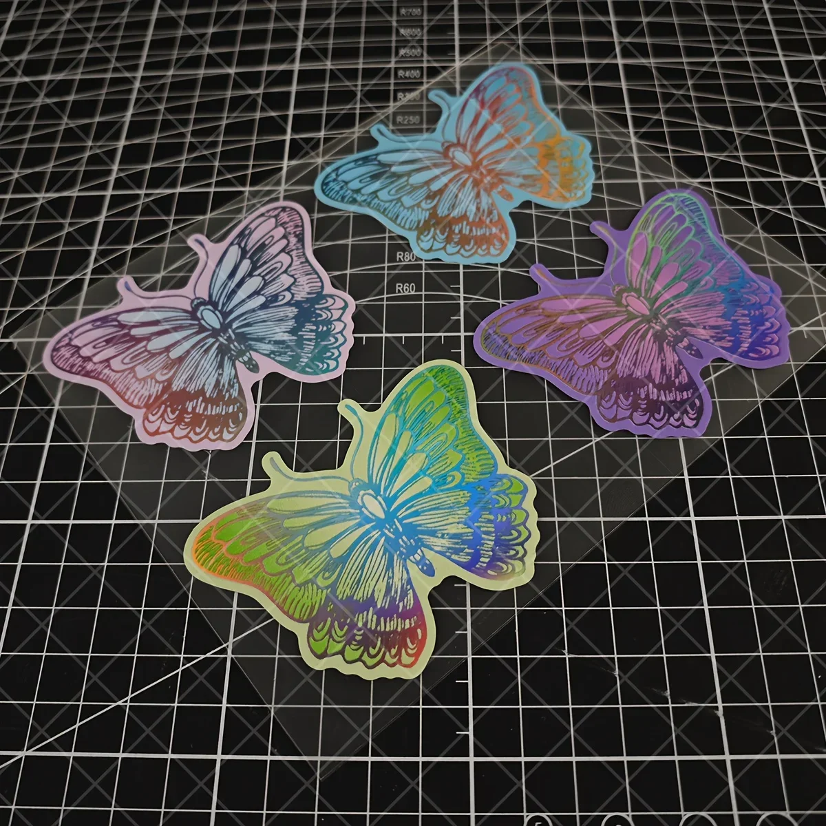 สติกเกอร์รูปผีเสื้อโฮโลแกรมสำหรับรถยนต์และมอเตอร์ไซค์ 4 ชิ้น/ชุด, ดีไซน์สะดุดตา, อุปกรณ์ตกแต่งภายนอกรถยนต์และมอเตอร์ไซค์ส่วนบุคคล