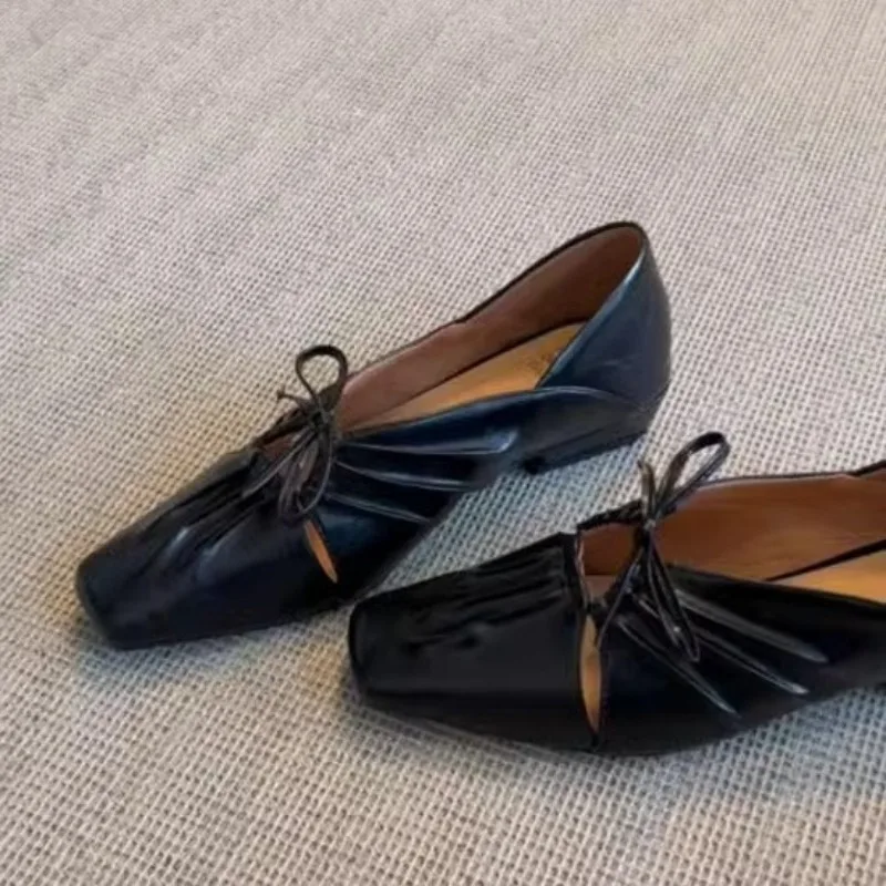 

Женские плиссированные полые туфли Мэри Джейн в стиле с бантом, кожаные туфли на плоской подошве, женская обувь на низком каблуке с неглубоким носком, модная обувь