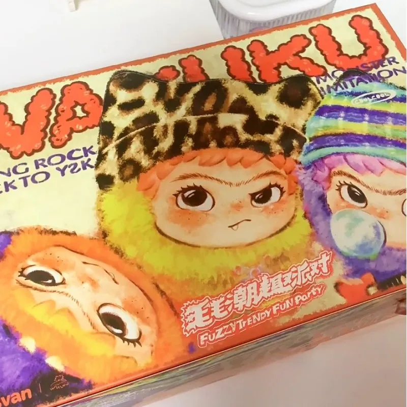 Wakuku fuzzy na moda diversão festa caixa cega bonito wakuku figura de ação caixa mistério bonito boneca saco pingente boneca surpresa saco brinquedo