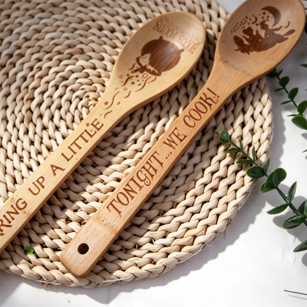 Woodworking School - Sendok Bambu Berukir Hocus Pocus Penyihir,