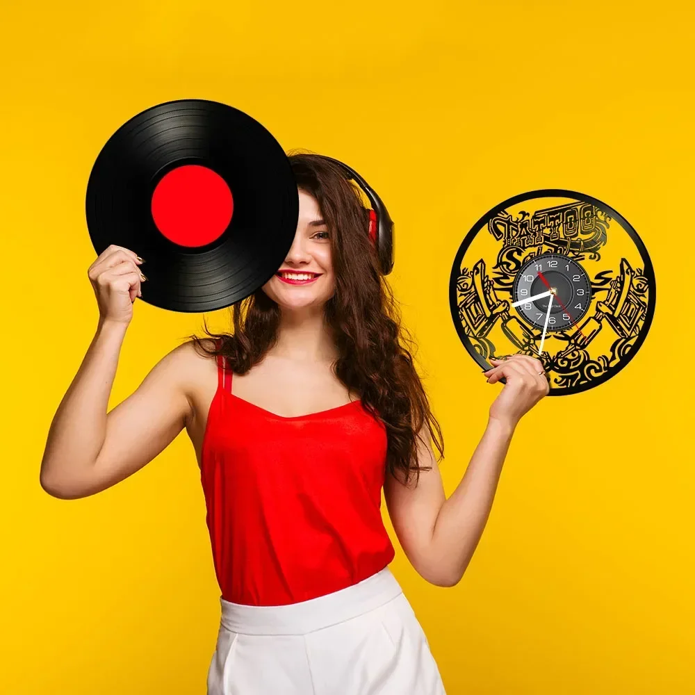 علامة حائط استوديو الوشم ، سجل فينيل الصالونات ، ساعة حائط ، ديكور حائط للحائط ، فكرة هدية محب